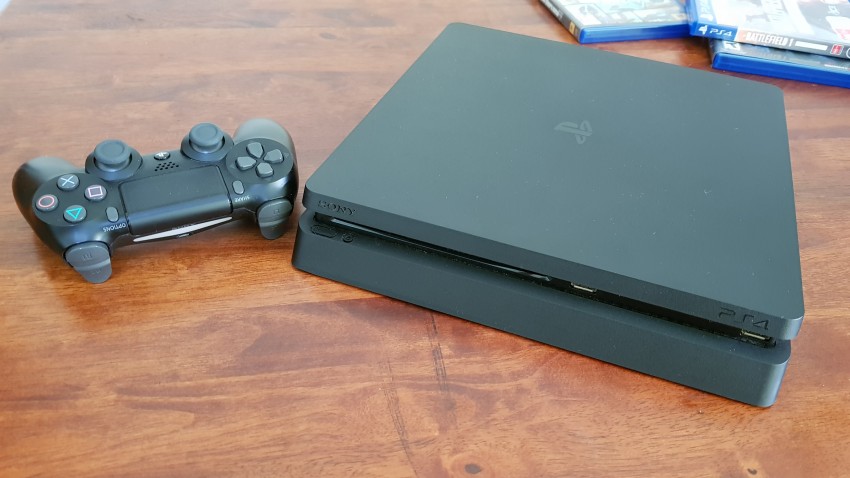 Ps4 slim 500 GB+ 3 games - 1 - PlayStation 4 (PS4)  on Aster Vender