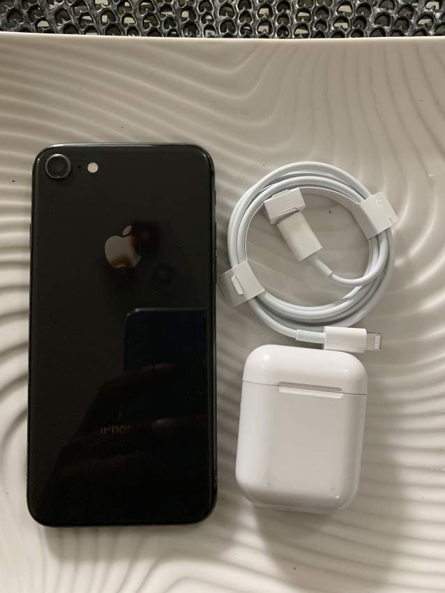 Iphone 8 64gb (prix negotiable) - 3 - iPhones  on Aster Vender