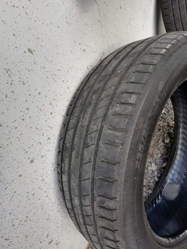 larou  235/55 r19 Michelin - 0 - Luxury Cars  on Aster Vender