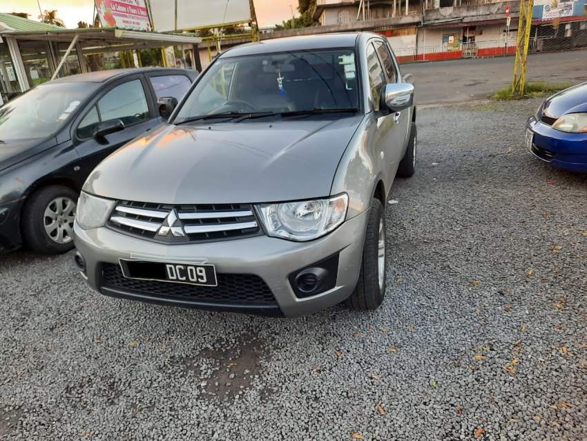 Mitsubishi L200 Year 09 - 5 - Pickup trucks (4x4 & 4x2)  on Aster Vender