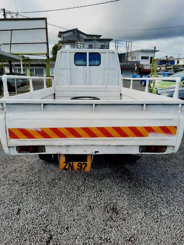 Toyota Dyna Year 97 - 3 - Small trucks (Camionette)  on Aster Vender