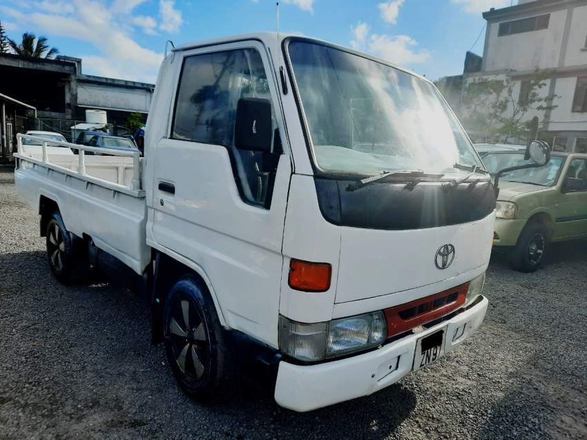 Toyota Dyna Year 97 - 4 - Small trucks (Camionette)  on Aster Vender