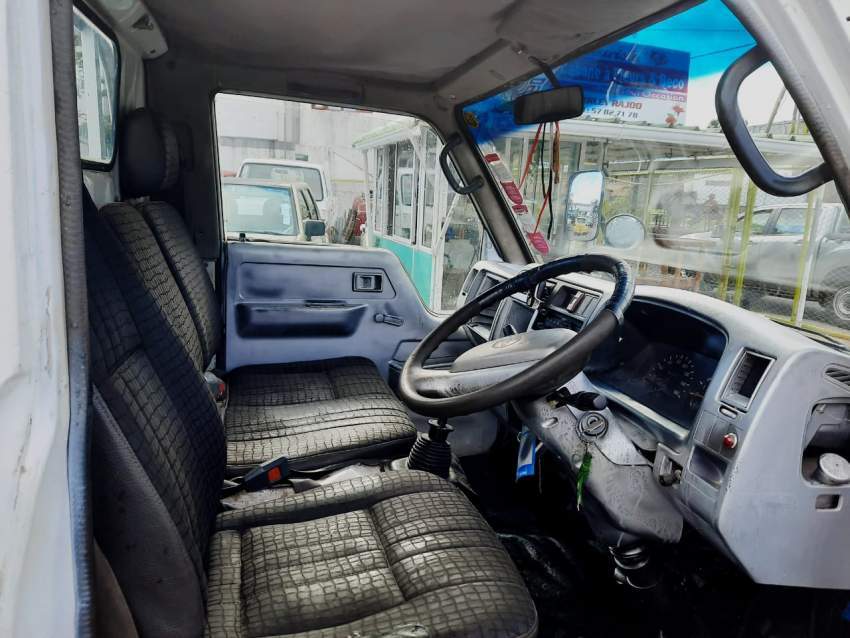 Toyota Dyna Year 97 - 8 - Small trucks (Camionette)  on Aster Vender