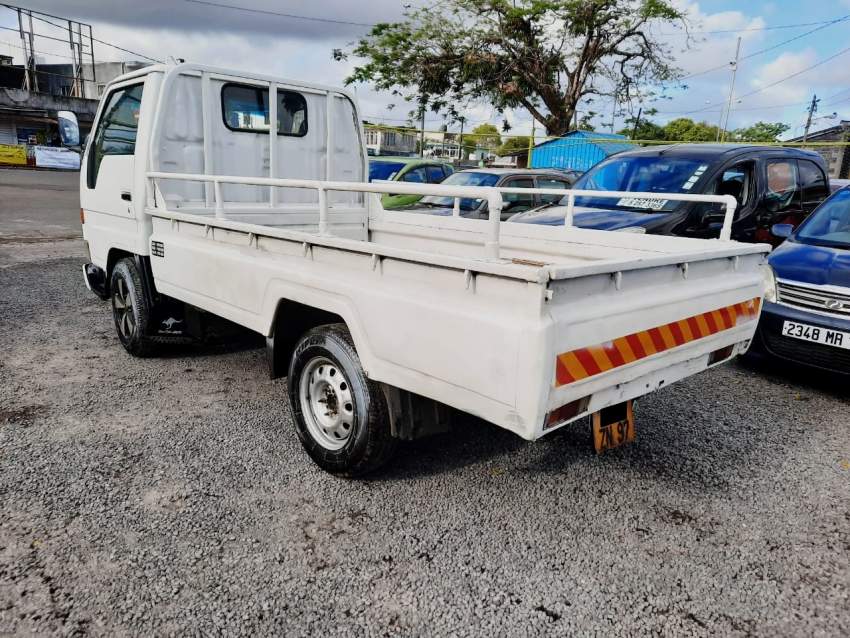 Toyota Dyna Year 97 - 1 - Small trucks (Camionette)  on Aster Vender