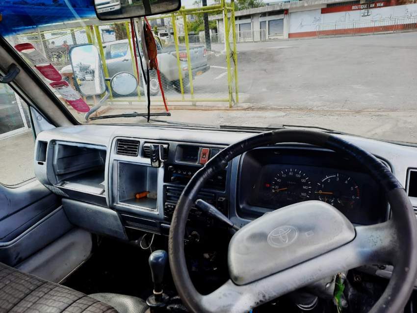 Toyota Dyna Year 97 - 7 - Small trucks (Camionette)  on Aster Vender