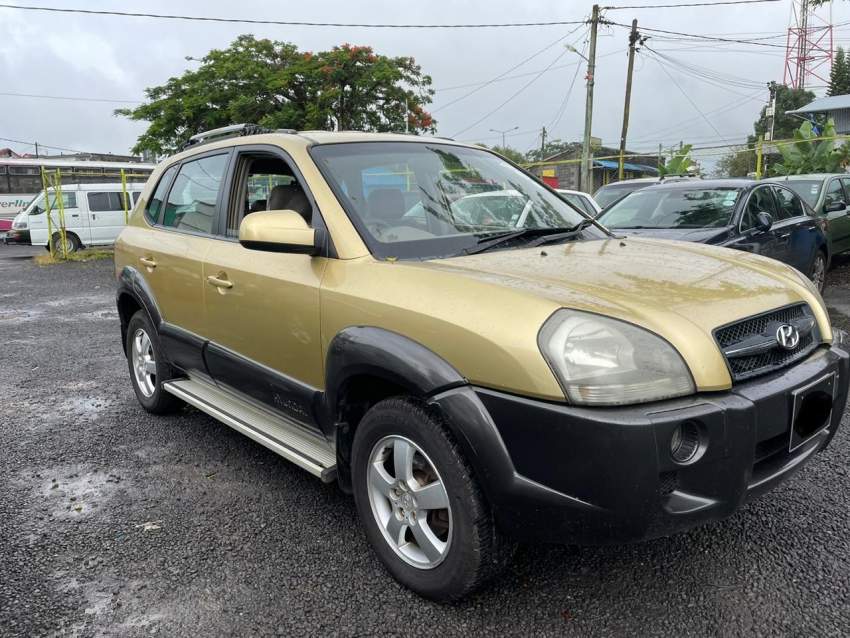 Hyundai Tucson Year 05 - 0 - SUV Cars  on Aster Vender