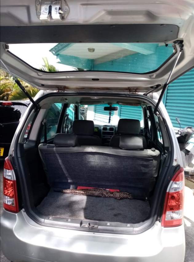 call on 57318550 - 3 - Family Cars  on Aster Vender