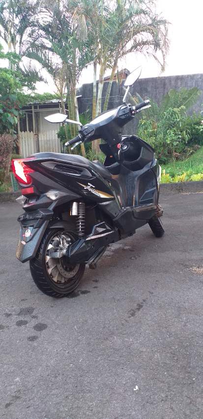 A VENDRE SCOOTER FIREBLADE 1500W  - 1 - Electric Scooter  on Aster Vender
