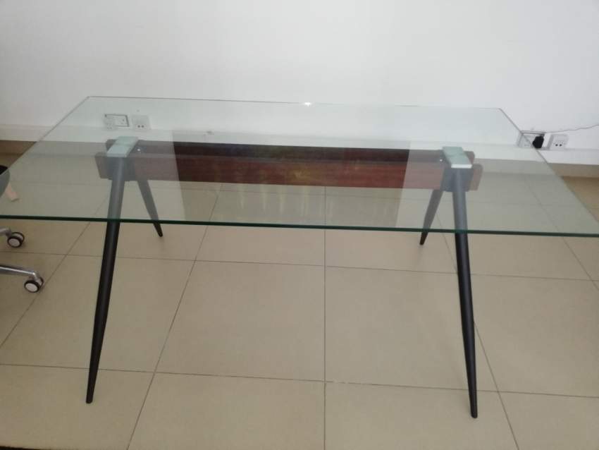 Glass table for 6 persons - 0 - Others  on Aster Vender