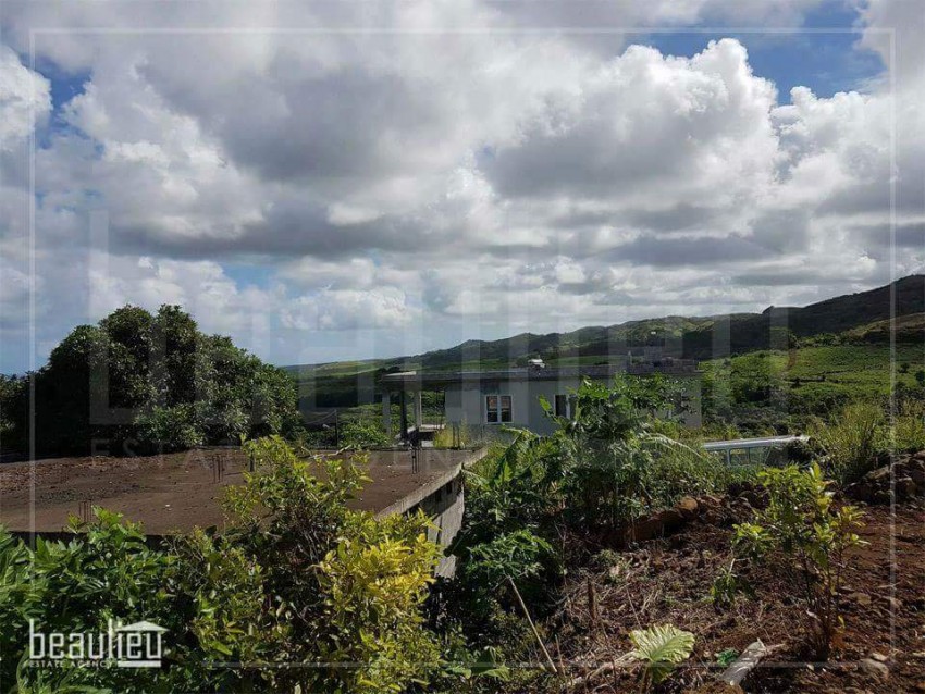 * 12 Perches Residential land * *  - 1 - Land  on Aster Vender