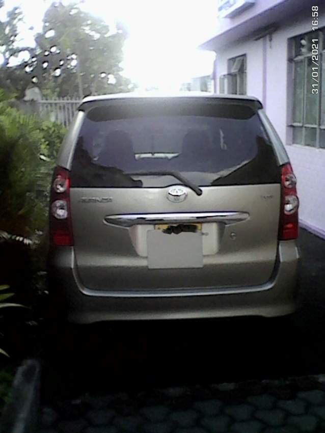 toyota avenza 7places 2008 on Aster Vender