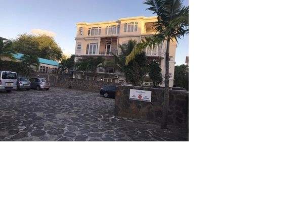 A FULLY FURNISHED STUDIO ON RENT IN GRAND BAIE- RS 10,000/M - 0 - Apartments  on Aster Vender