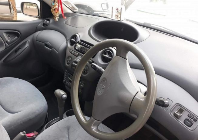 Toyota vitz - 2 - Compact cars  on Aster Vender