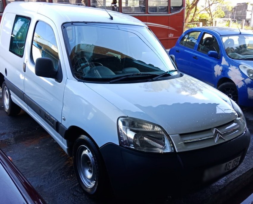 Delivery van for sale - 0 - Cargo Van (Delivery Van)  on Aster Vender