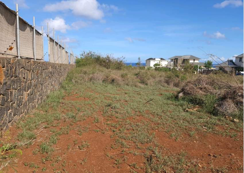 FOR SALE: LAND IN GATED COMMUNITY OF JARDINS D'ANNA, FLIC EN FLAC - 1 - Land  on Aster Vender
