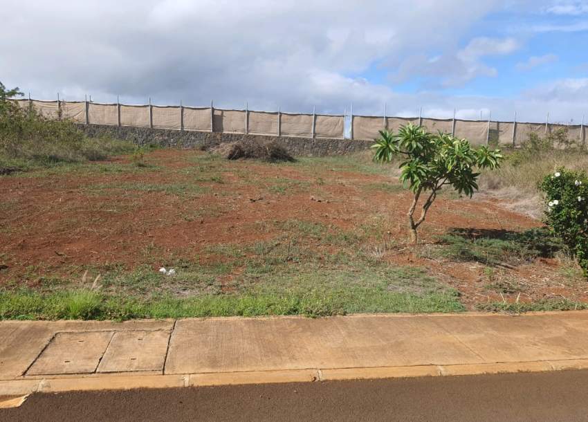 FOR SALE: LAND IN GATED COMMUNITY OF JARDINS D'ANNA, FLIC EN FLAC - 3 - Land  on Aster Vender