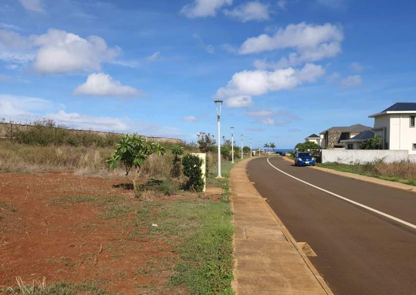 FOR SALE: LAND IN GATED COMMUNITY OF JARDINS D'ANNA, FLIC EN FLAC - 0 - Land  on Aster Vender