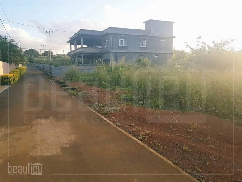 2 plots of residential lands in Belle Vue Maurel - 2 - Land  on Aster Vender