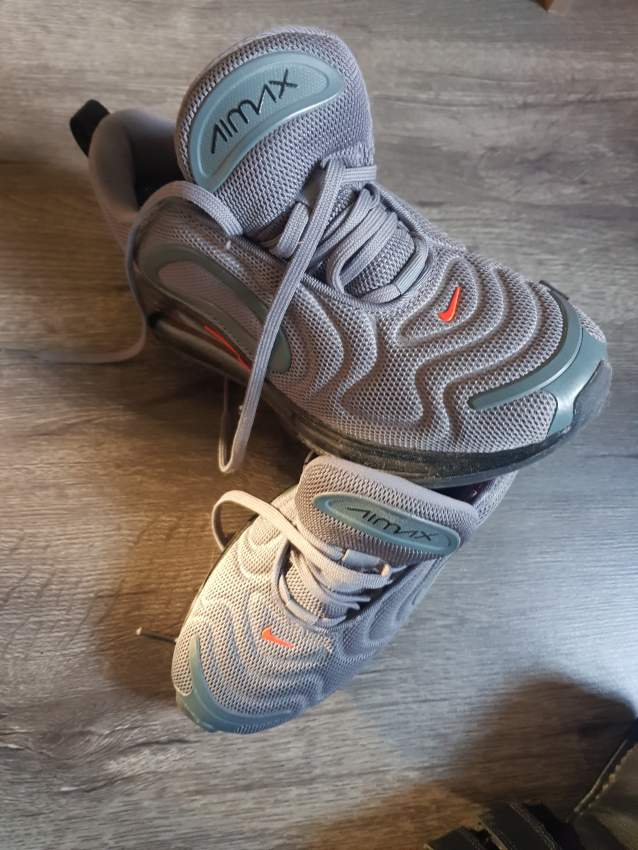 Nike Air Max 720 and Sketchers  on Aster Vender
