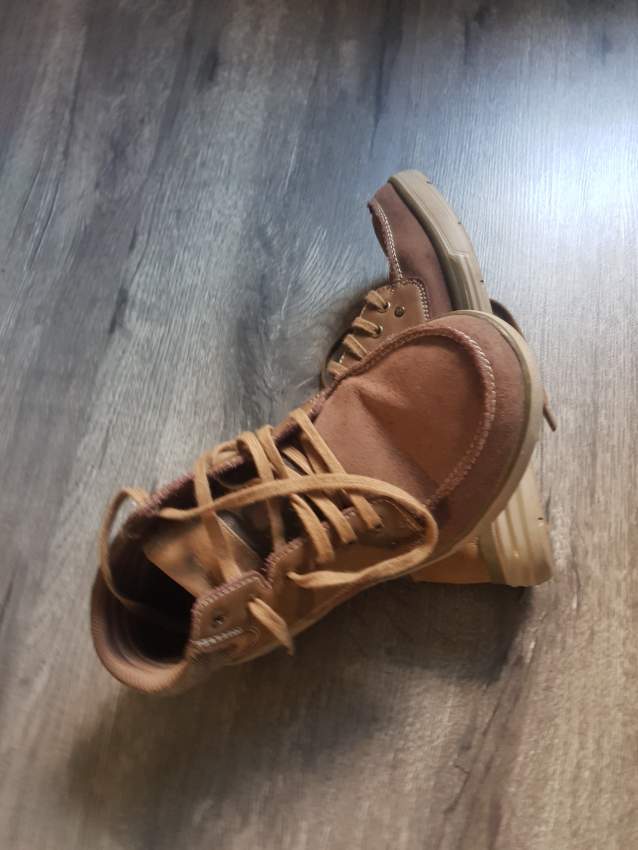 Nike Air Max 720 and Sketchers - 1 - Sneakers  on Aster Vender