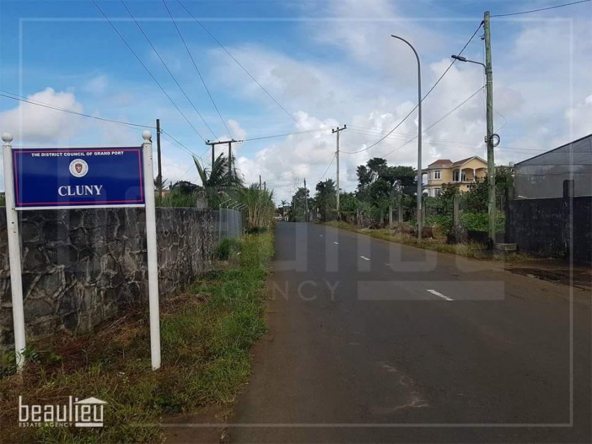 * For sale residental of 25 Perches in Cluny * Aster Vender Lan...