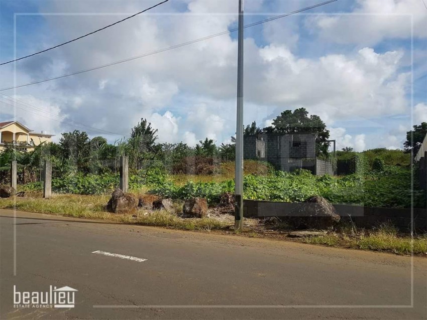 * For sale residental of 25 Perches in Cluny * Aster Vender Lan...