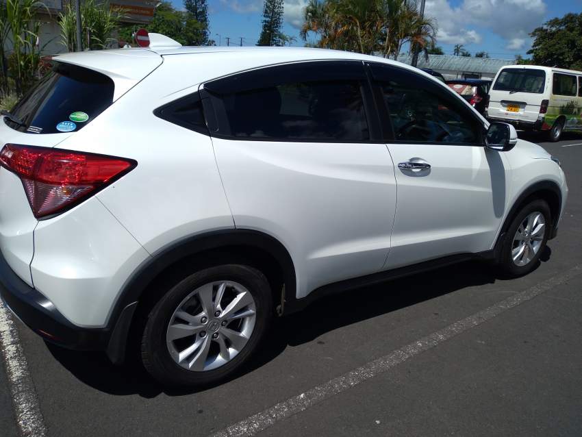 Honda Vezel - 3 - SUV Cars  on Aster Vender