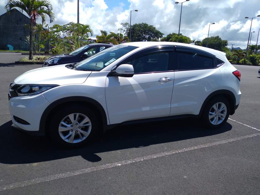 Honda Vezel - 2 - SUV Cars  on Aster Vender