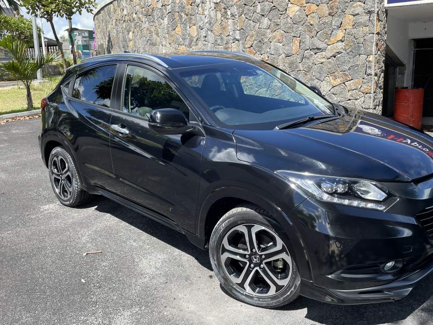 Honda Vezel - 3 - SUV Cars  on Aster Vender