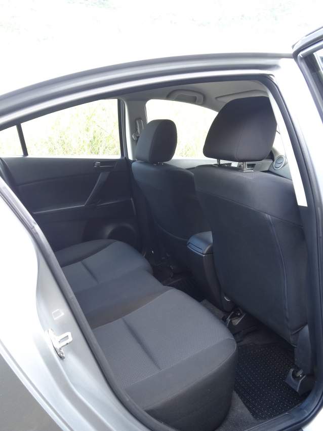 Local Mazda 3 1.6 Japan - 4 - Family Cars  on Aster Vender