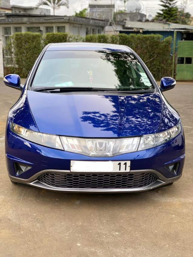 Honda Civic Hatchback '2011 - 8 - Sport Cars  on Aster Vender