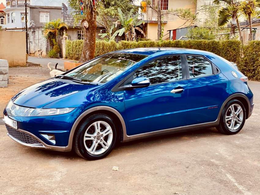 Honda Civic Hatchback '2011 - 0 - Sport Cars  on Aster Vender