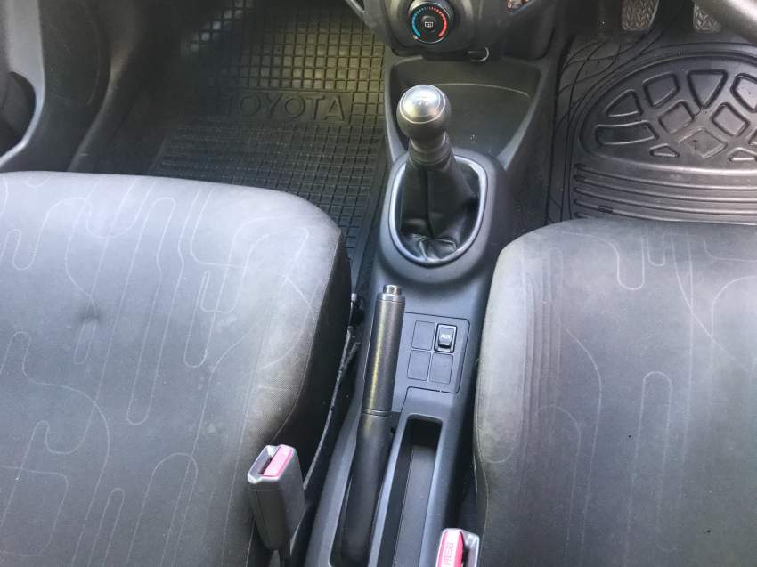 Toyota Yaris 2011 - 2 - Compact cars  on Aster Vender