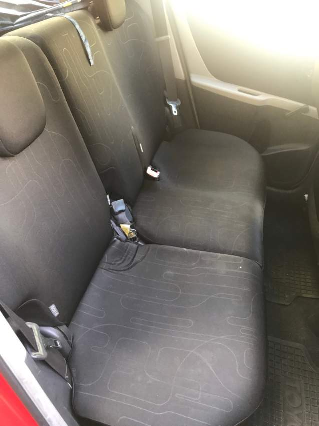 Toyota Yaris 2011 - 1 - Compact cars  on Aster Vender