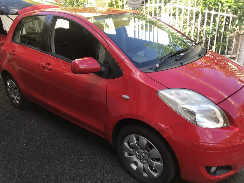 Toyota Yaris 2011 - 3 - Compact cars  on Aster Vender