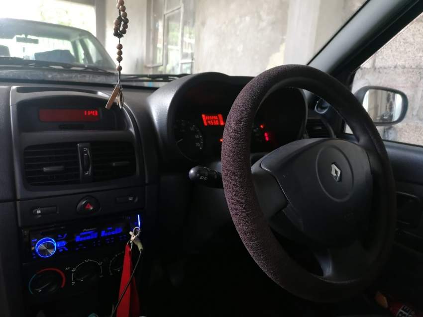 Renault Clio II Phases II a vendre. - 4 - Sport Cars  on Aster Vender