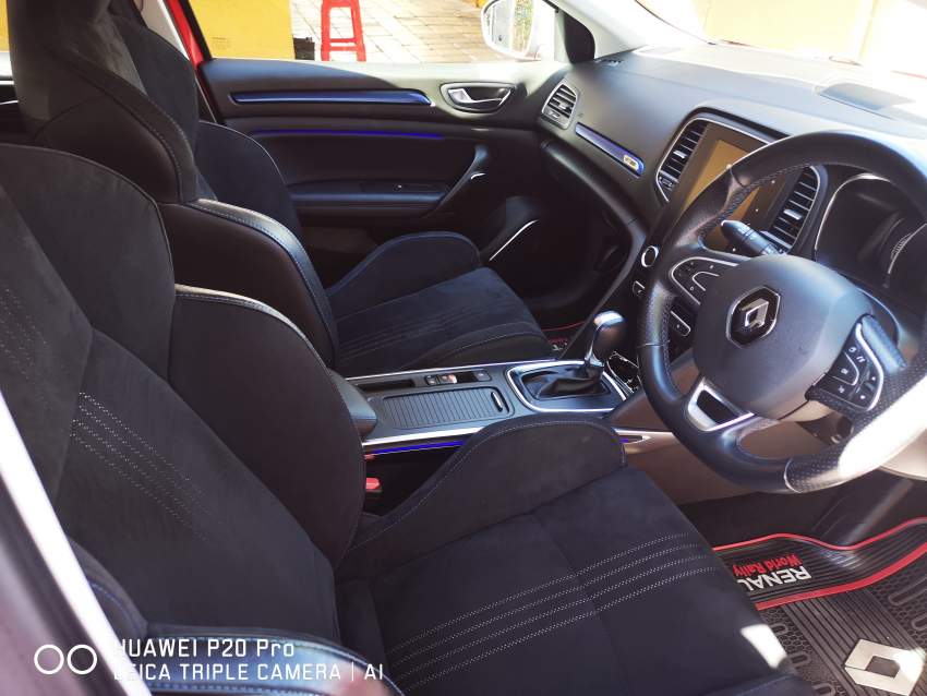 Renault megane 1.2 gt line 2018  - 3 - Sport Cars  on Aster Vender