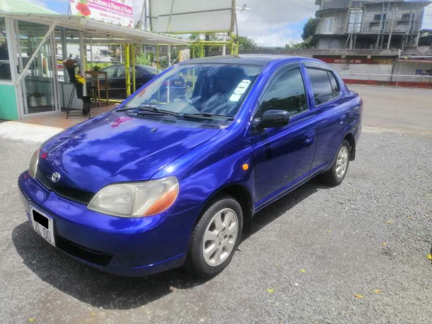 Toyota Platz Year 00 - 2 - Compact cars  on Aster Vender