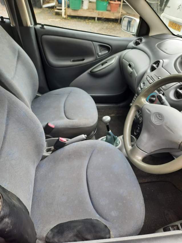 Toyota Vitz Year 01 - 1 - Compact cars  on Aster Vender