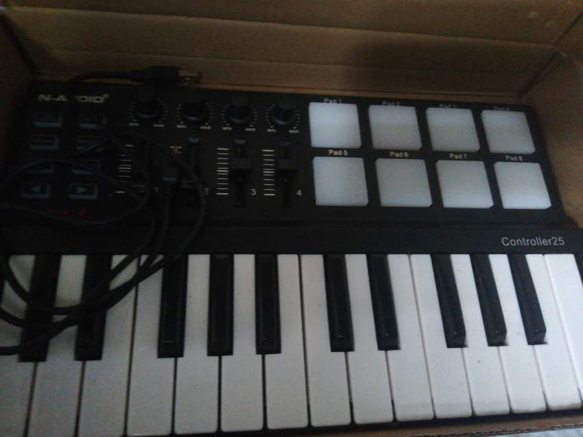 N-Audio controller 25 - 0 - Other Musical Equipment  on Aster Vender