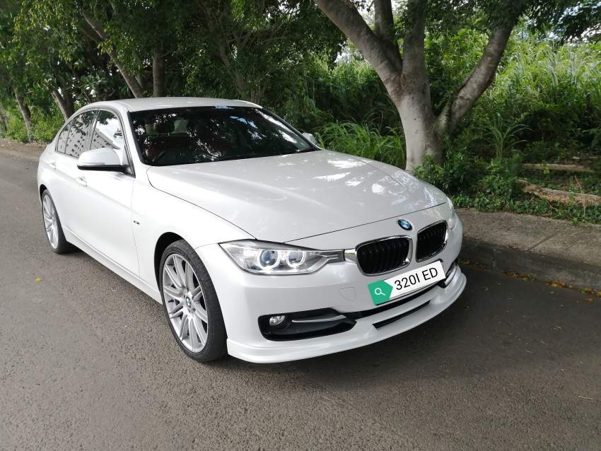 BMW F30 320i ED 2016 52,000kms @ Rs 995,000 Neg. Tel 5915-2380 on Aster Vender