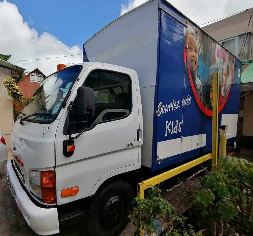 Camion Hyundai HD 65 NV 08 138000Kms @ Rs 385,000 Neg Tel 57484702 - 1 - Small trucks (Camionette)  on Aster Vender