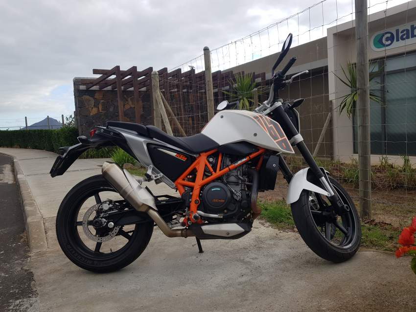 KTM 690 - 0 - Roadsters  on Aster Vender