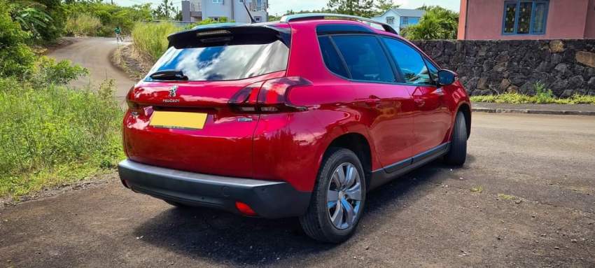 Peugeot 2008 - 2 - SUV Cars  on Aster Vender