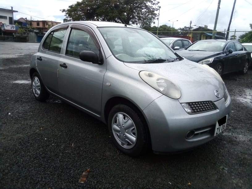 Nissan March YEar 06 - 1 - Compact cars  on Aster Vender