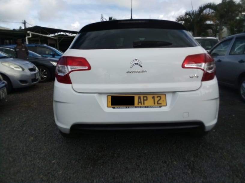 Citroen C4 year 12 - 2 - Compact cars  on Aster Vender