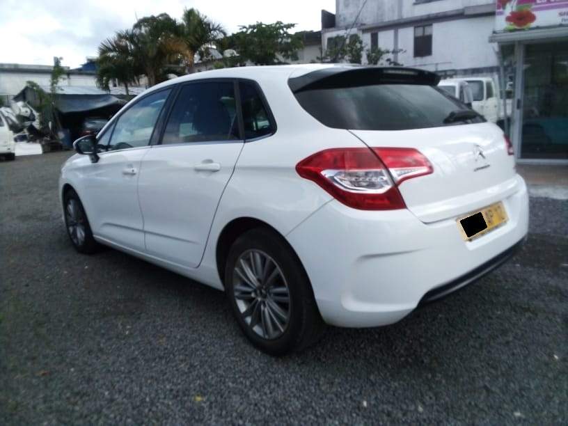 Citroen C4 year 12 - 3 - Compact cars  on Aster Vender