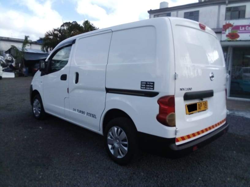Nissan NV200 - 4 - Cargo Van (Delivery Van)  on Aster Vender