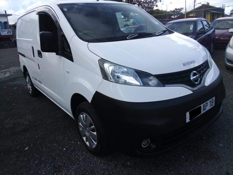Nissan NV200 - 6 - Cargo Van (Delivery Van)  on Aster Vender