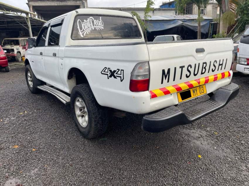 4x4 Mitsubishi L200 Year 03 - 2 - Pickup trucks (4x4 & 4x2)  on Aster Vender